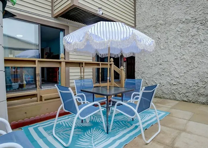 Walk To Beach, Indoor/outdoor Pools, Steps To Grocery *
