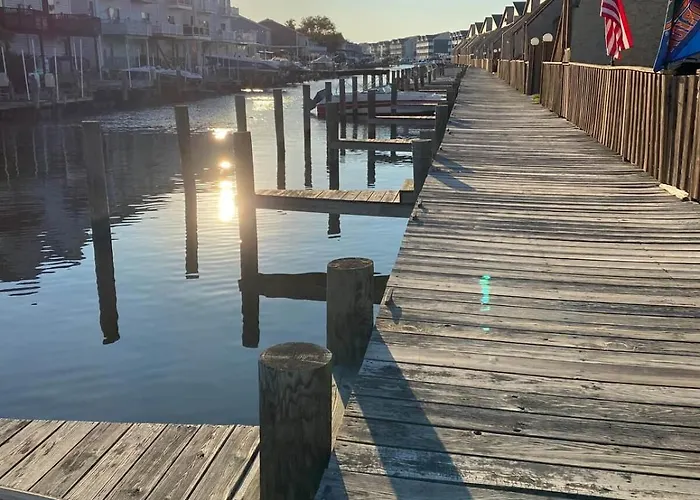 Walk To Beach, Indoor/outdoor Pools, Steps To Grocery Apartment