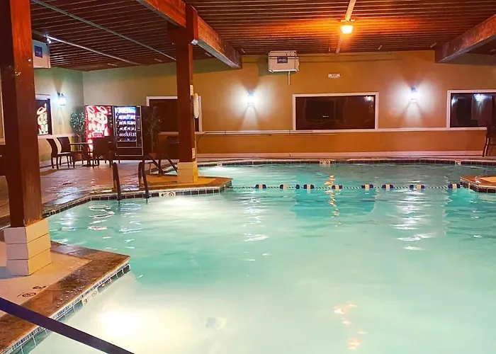 Walk To Beach, Indoor/outdoor Pools, Steps To Grocery