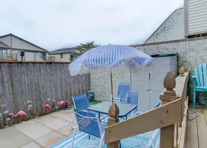 Apartment Walk To Beach, Indoor/outdoor Pools, Steps To Grocery
