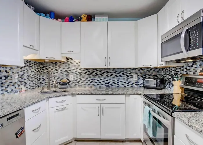 Walk To Beach, Indoor/outdoor Pools, Steps To Grocery Apartment Ocean City