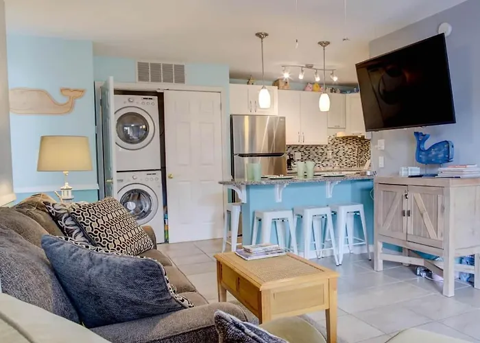 Apartment Walk To Beach, Indoor/outdoor Pools, Steps To Grocery