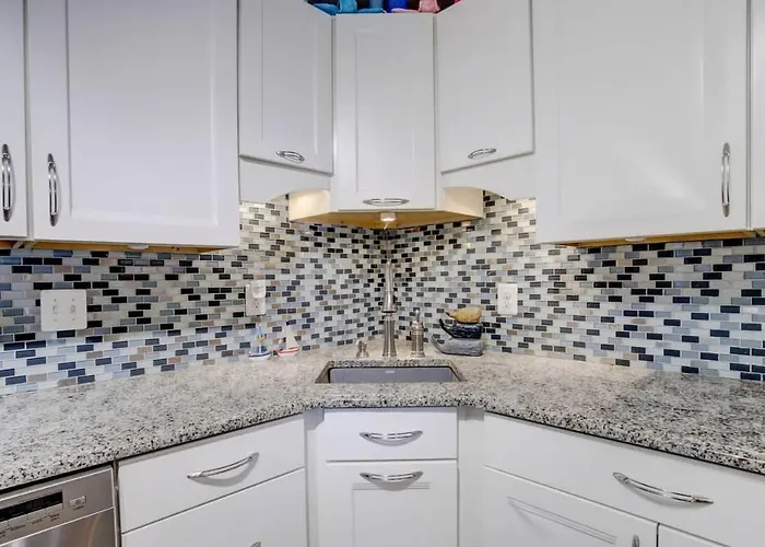 Walk To Beach, Indoor/outdoor Pools, Steps To Grocery Apartment Ocean City